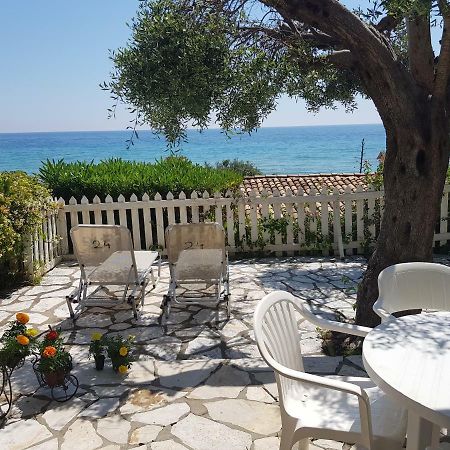 Corfu Glyfada Menigos Beach Apartments Экстерьер фото