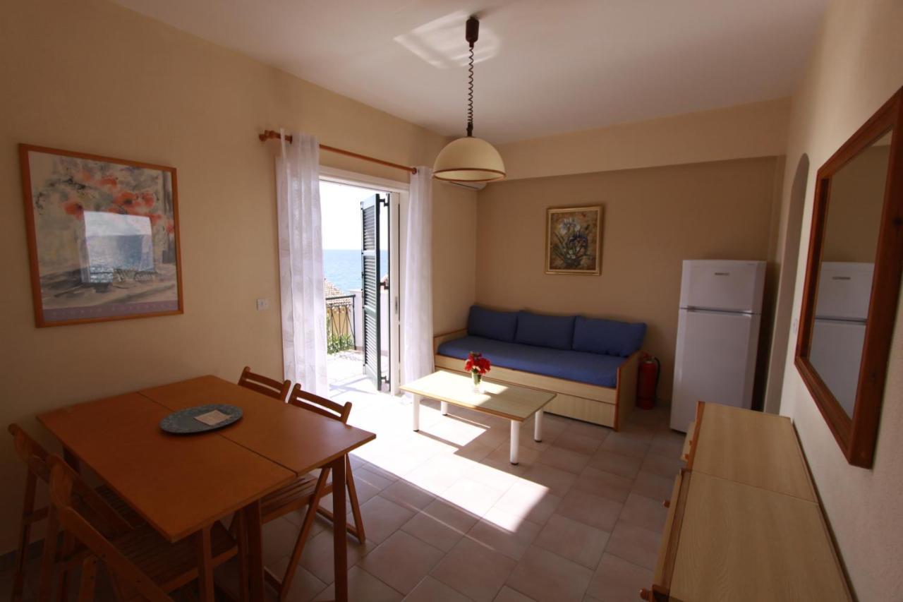 Corfu Glyfada Menigos Beach Apartments Экстерьер фото