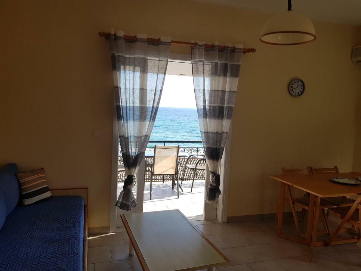 Corfu Glyfada Menigos Beach Apartments Экстерьер фото